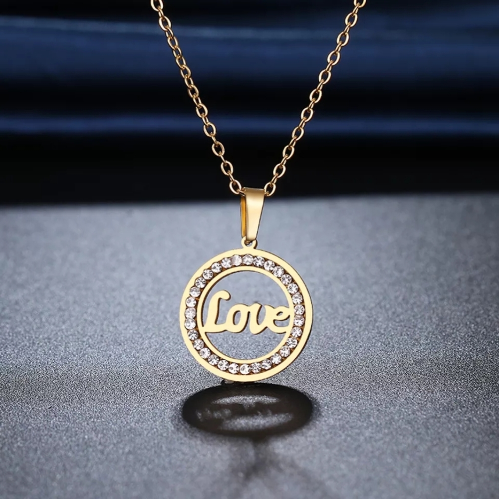 Pretty Round Pendant Love Necklace